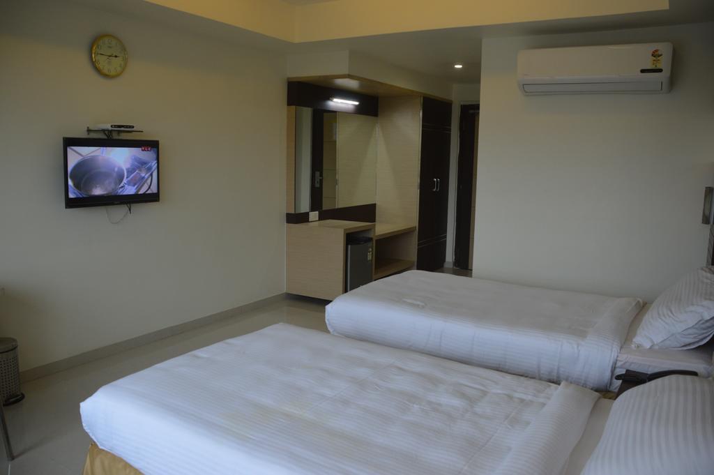 ホテル Swagath Grand Suchitra ハイデラバード 部屋 写真